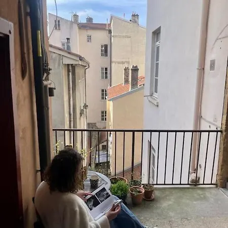 Petit Cine Croix-roussien Apartamento *